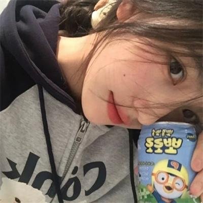 姜小凡出去摆摊咯